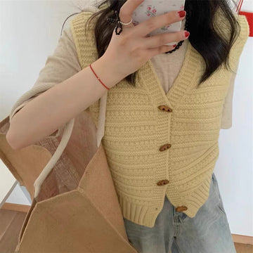 Women's knitted vest retro style