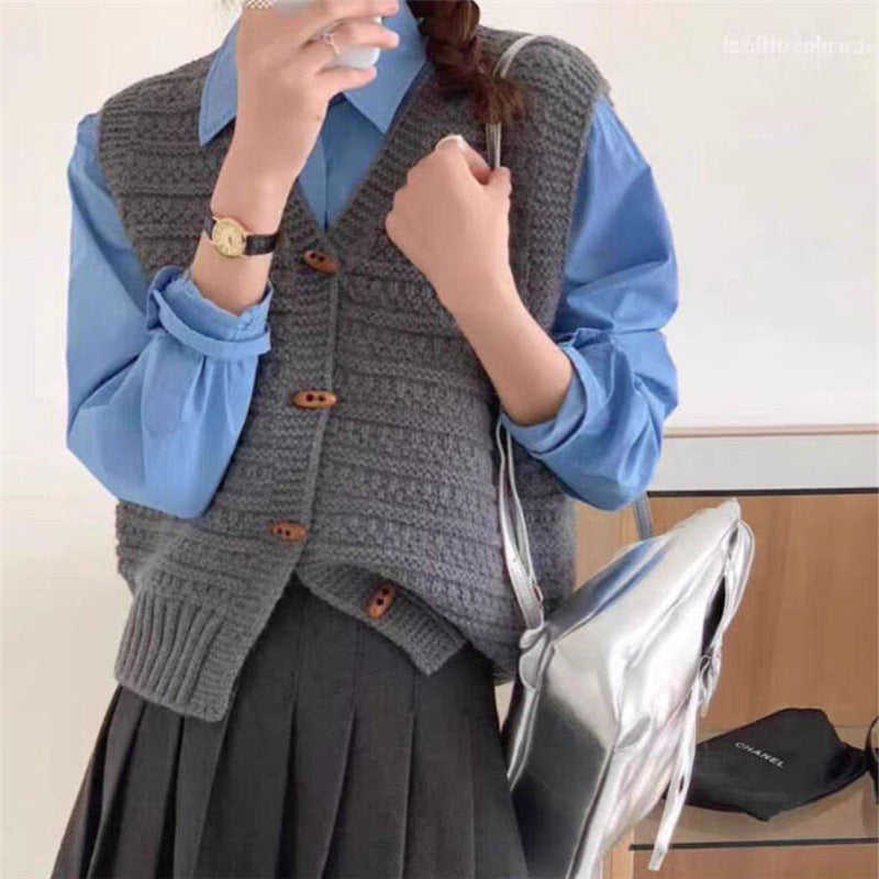Women's knitted vest retro style
