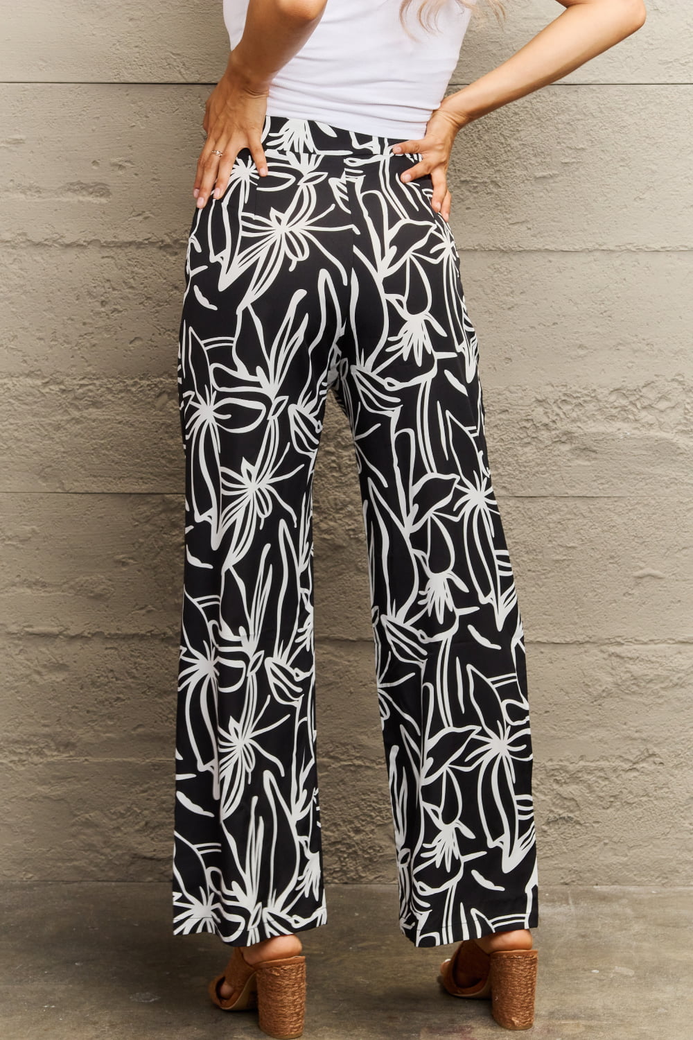 Women’s Wide-Leg Trousers – High Waist – Bold Floral Print – Relaxed Fit for Comfort