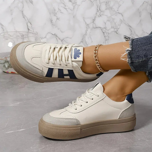 Lightweight Platform Lace-Up Casual Sneakers