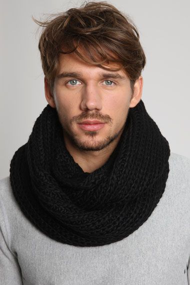 Women's elegant wool round scarf