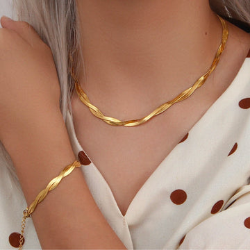 Golden braided necklace