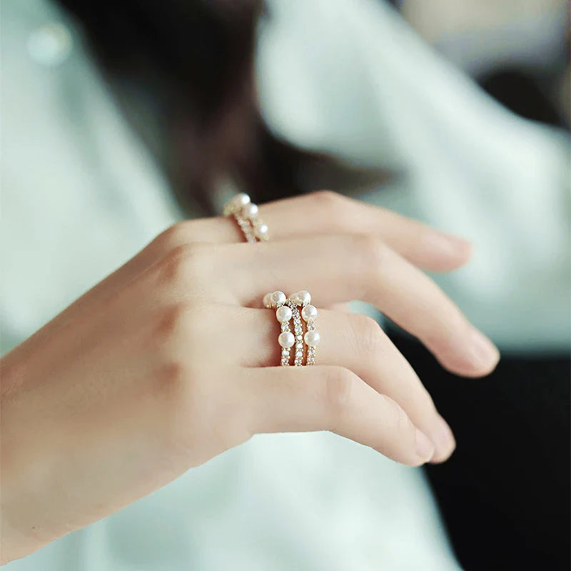 Elegant adjustable timeless ring