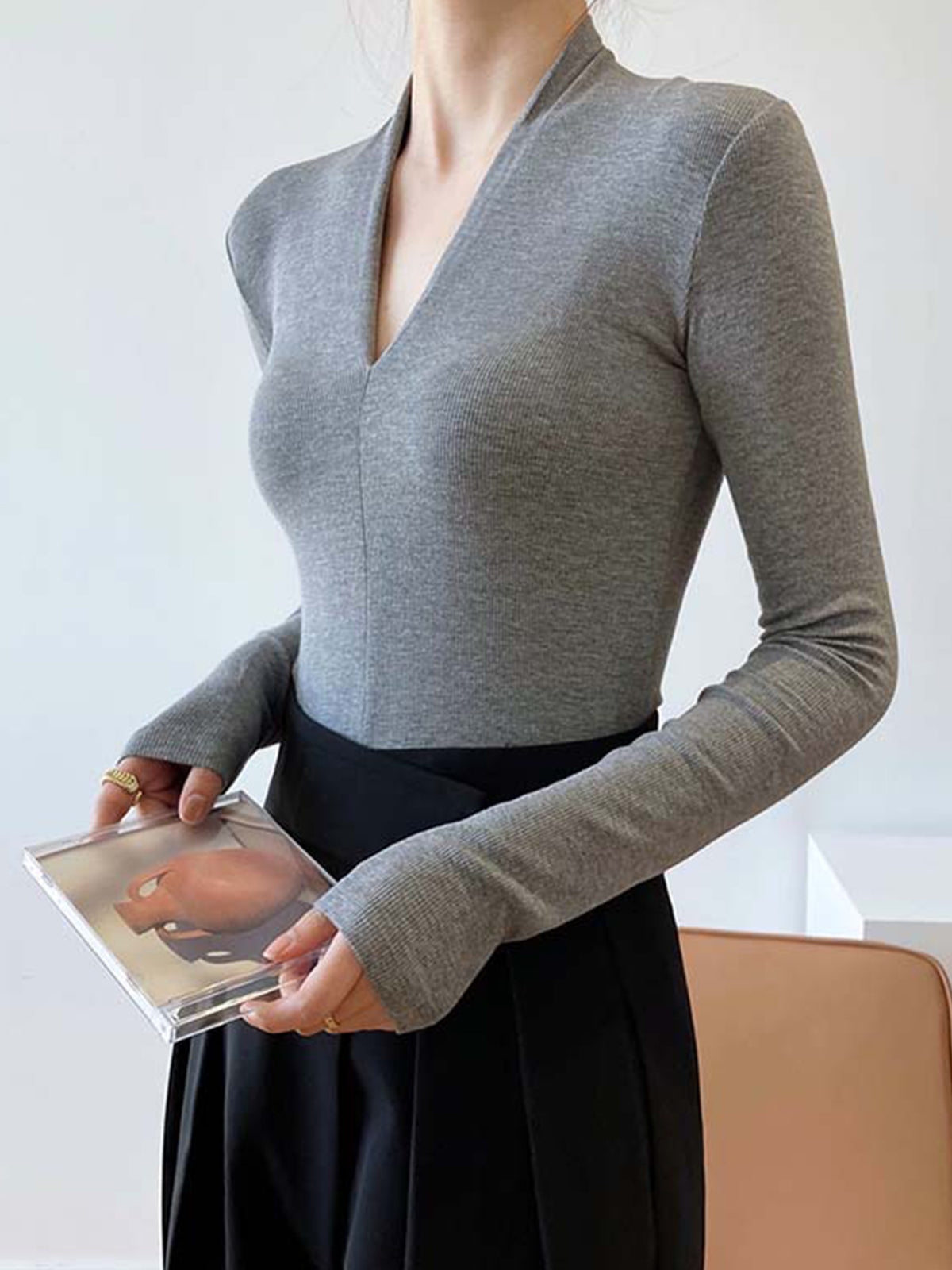 Women’s Long-Sleeve Ribbed Knit Top – V-Neck Stretch Fit – Casual & Elegant