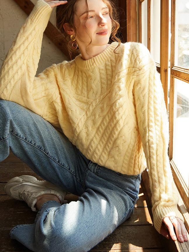 Textured oversized sweater for women with round neck