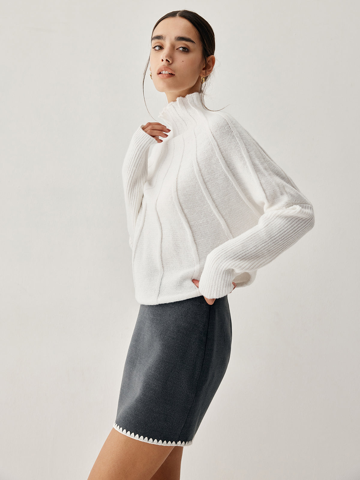 Piping mock neck long sleeve knit top for women