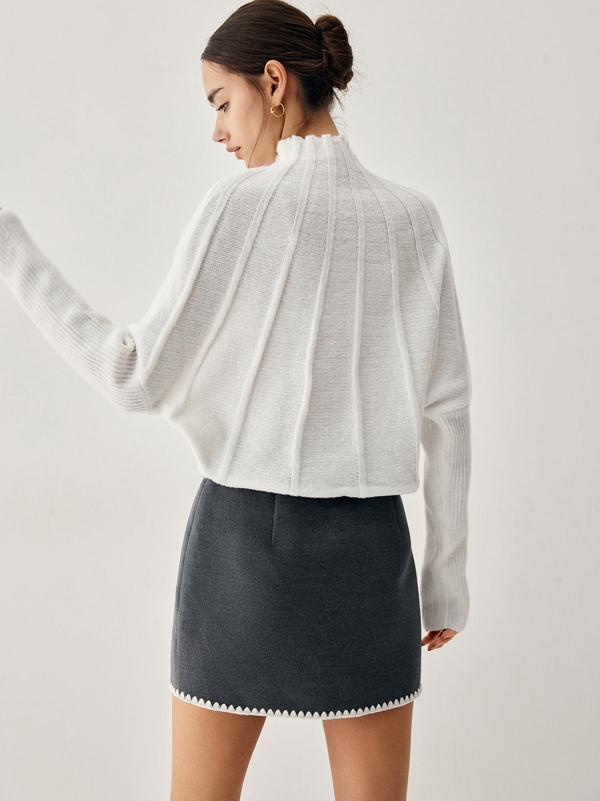 Piping mock neck long sleeve knit top for women