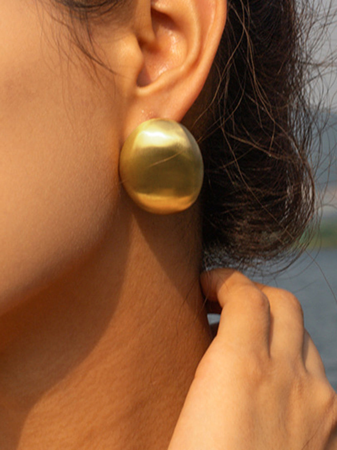 Momi - oversized dome shaped stud earrings