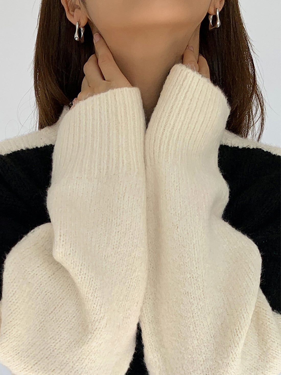 Contrast color knit sweater for women