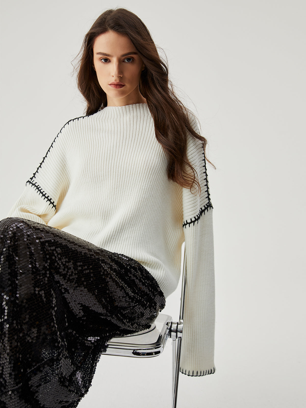 Women's loose contrast trim sweater