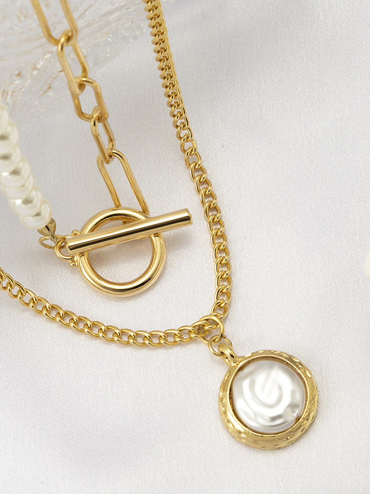Makena - faux pearl disc pendant necklace set