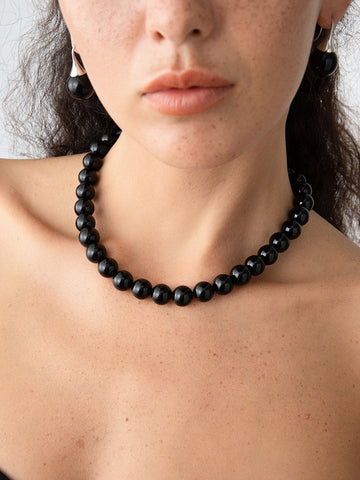 Onaona - elegant black bead necklace