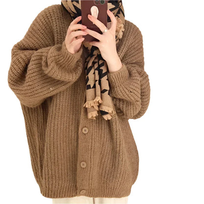 Women's knitted v-neck cardigan