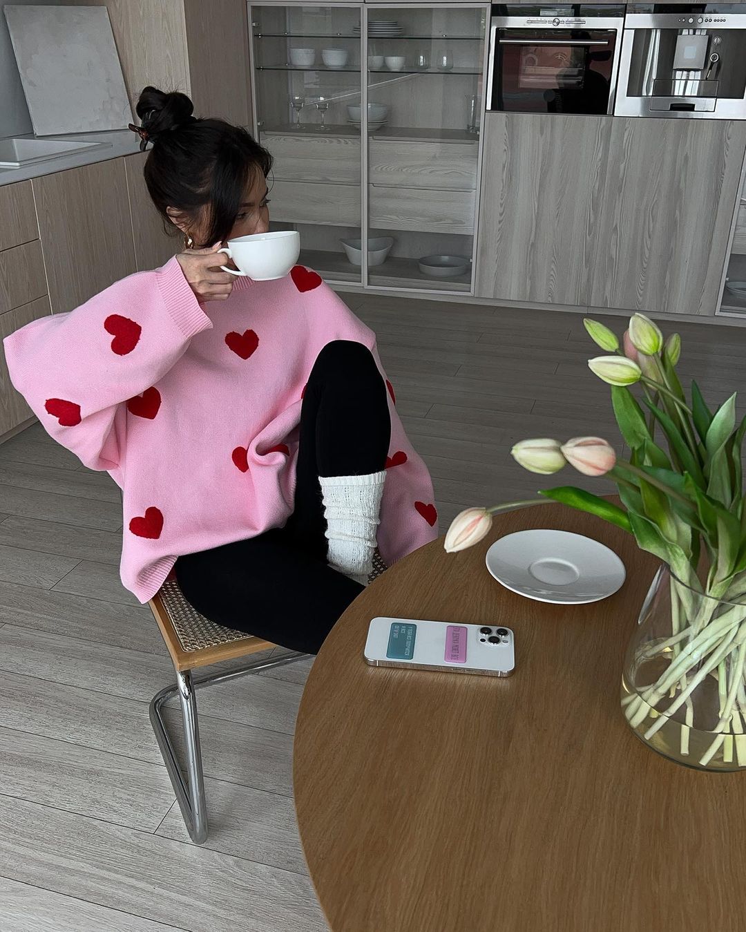 Women's solid color round neck knitted sweater with heart print