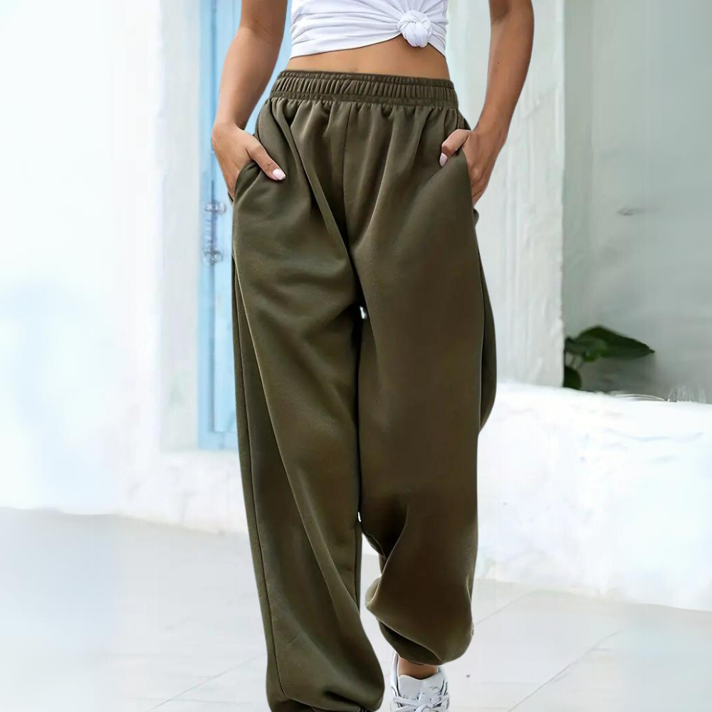 Kaia - Relaxed joggers tailored for women