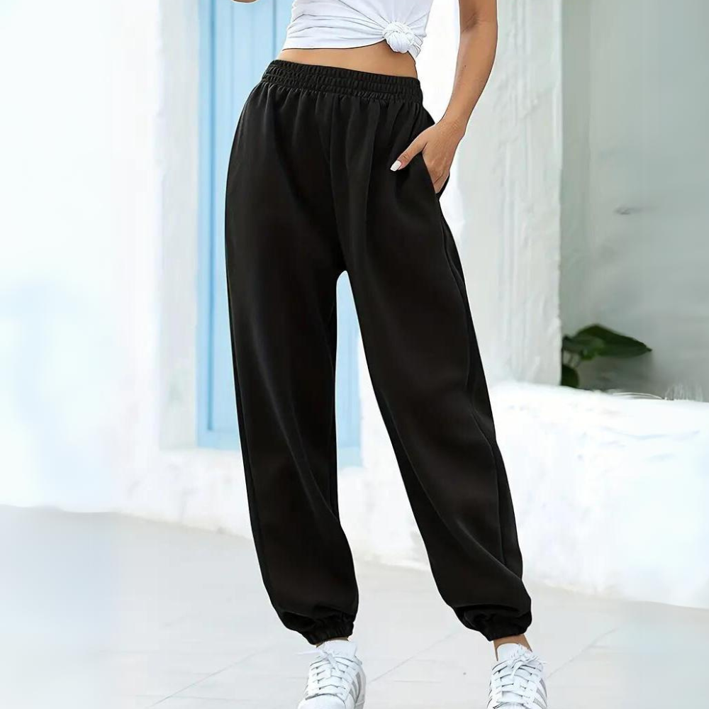 Kaia - Relaxed joggers tailored for women