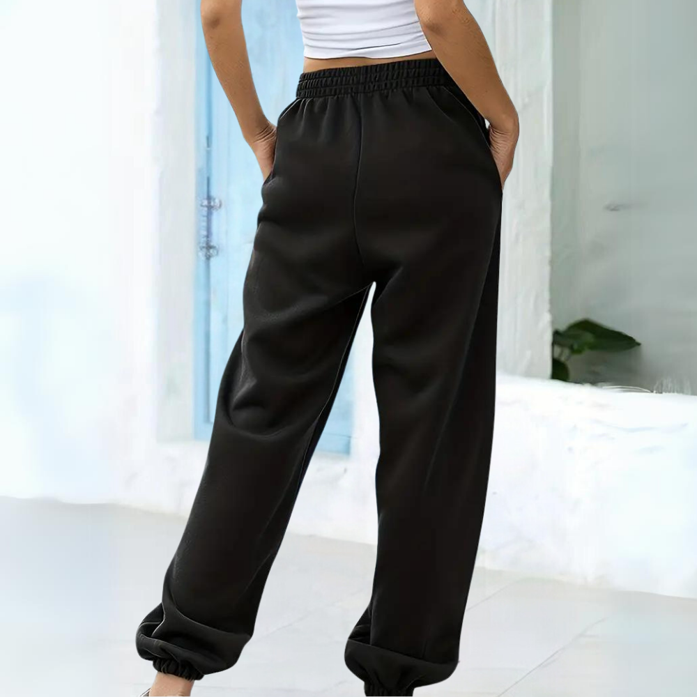 Kaia - Relaxed joggers tailored for women