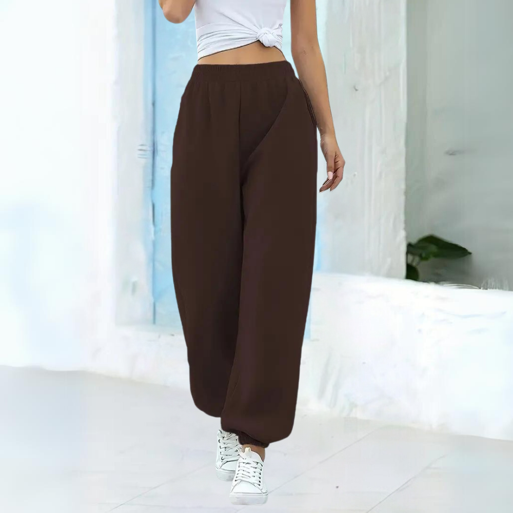 Kaia - Relaxed joggers tailored for women
