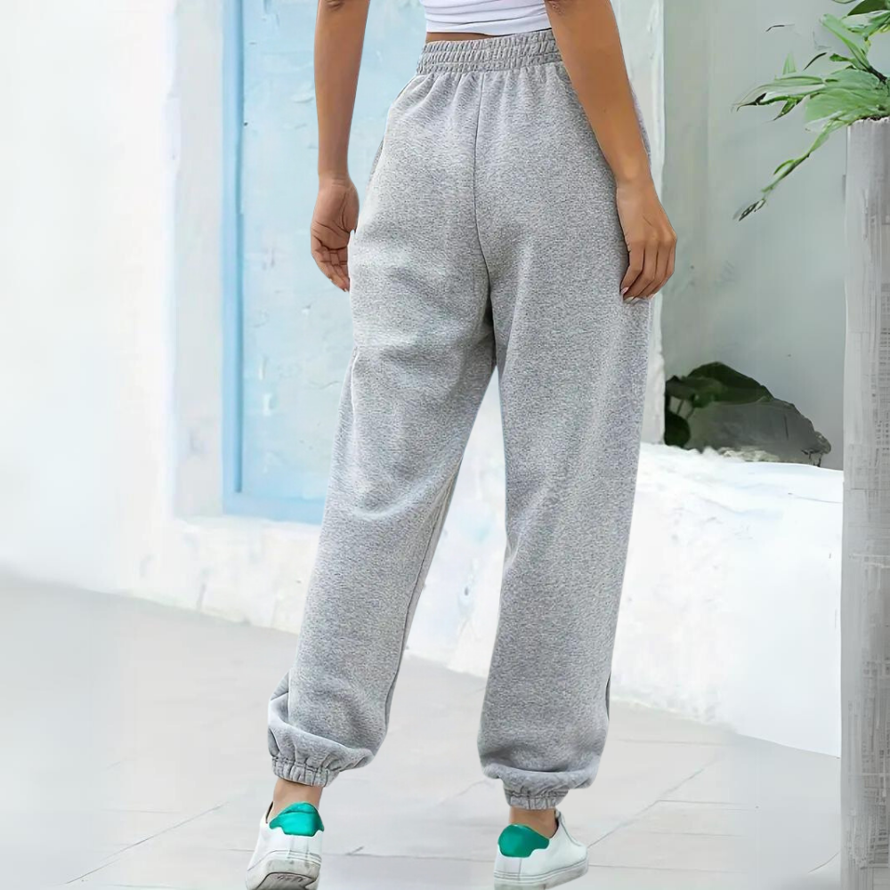 Kaia - Relaxed joggers tailored for women