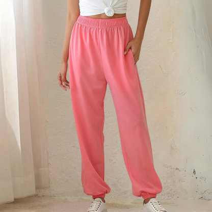 Kaia - Relaxed joggers tailored for women