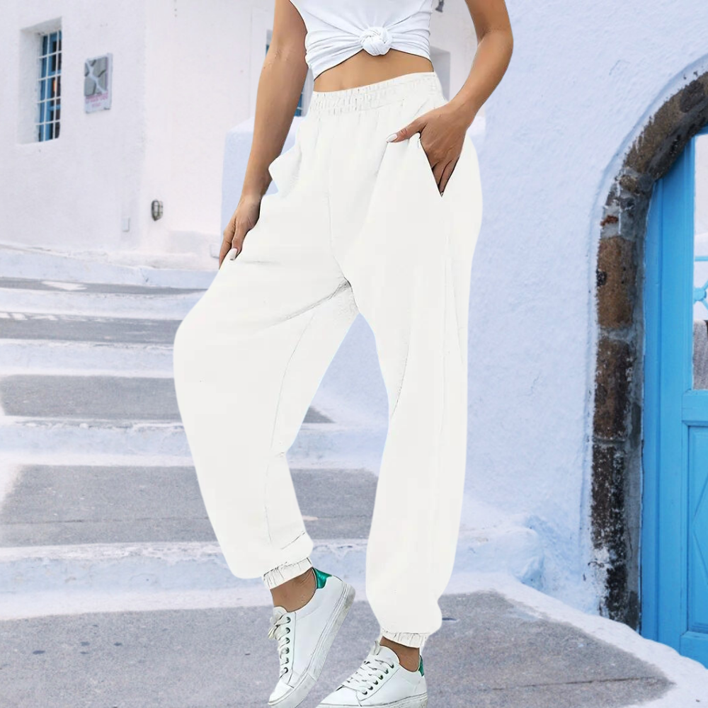 Kaia - Relaxed joggers tailored for women