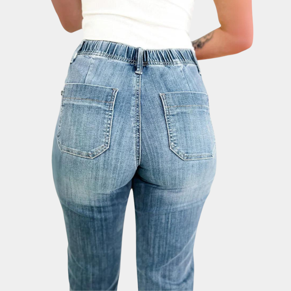 Women’s stretch jeans with real pockets
