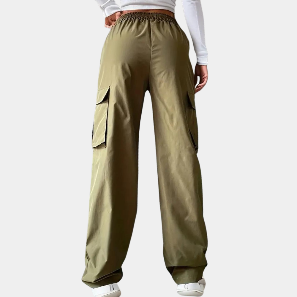 Three-dimensional pocket cargo pants for women