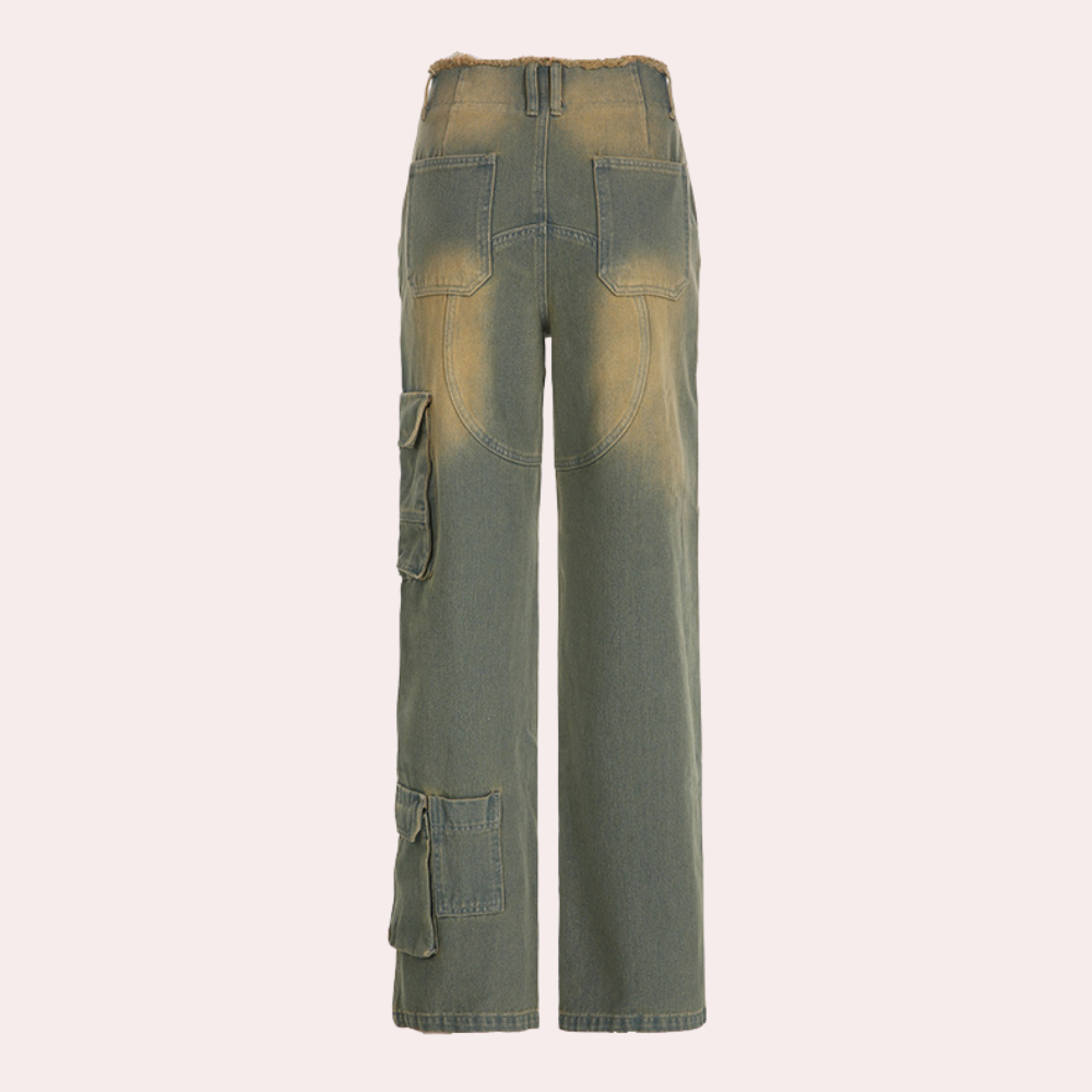 Women's oversized cargo jeans