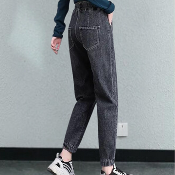 Harem pants with slim elastic waist and cuff design for women