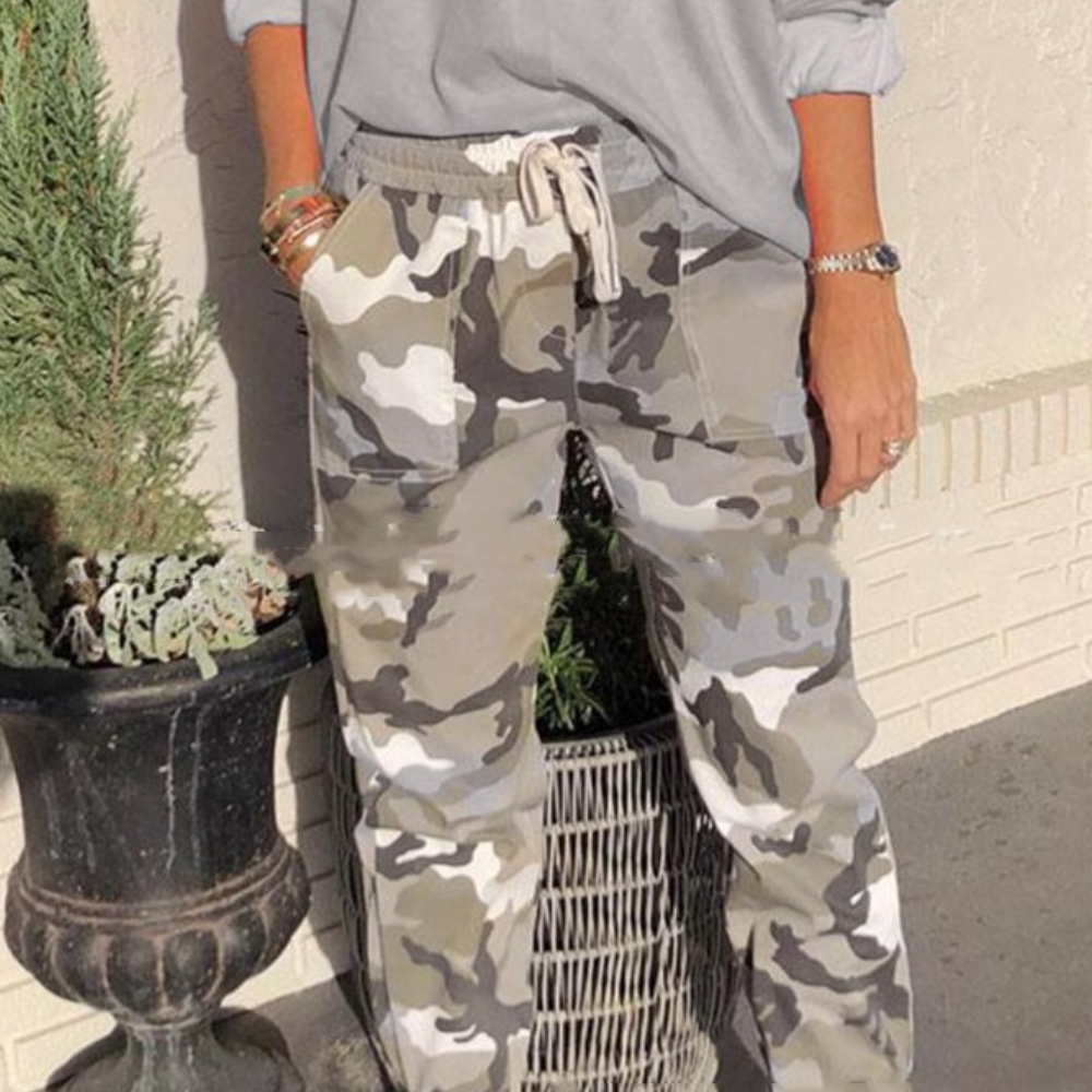 Women's camouflage drawstring pants