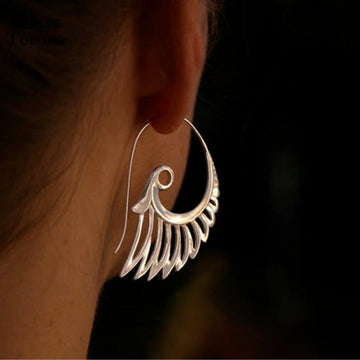 Elegant wing earrings