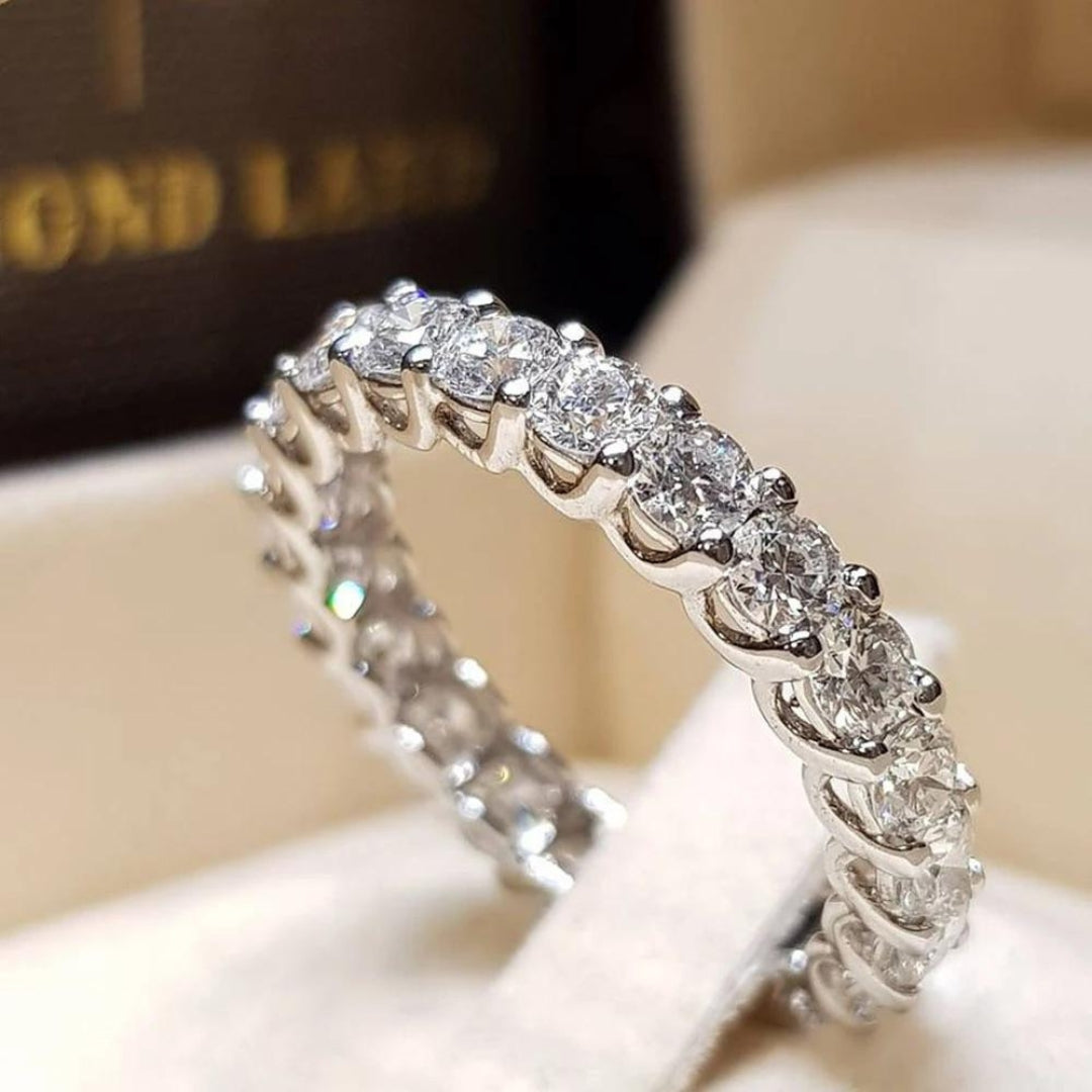 Luxury elegant zirconia inlaid ring