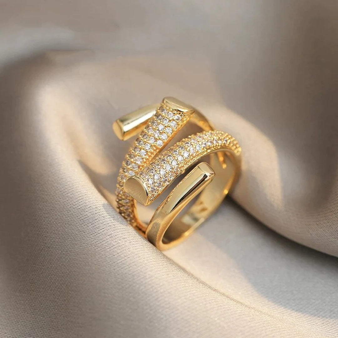 Luxury adjustable ring with zirconia