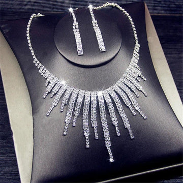 Spectacular zirconia necklace