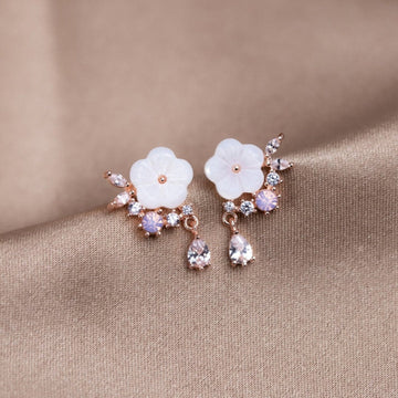 Floral earrings with pearls and zirconia