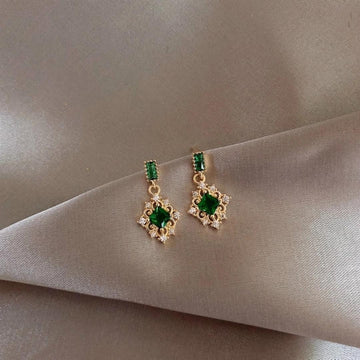 Elegant green zirconia earrings