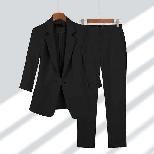 Elegant blazer and trousers for women set