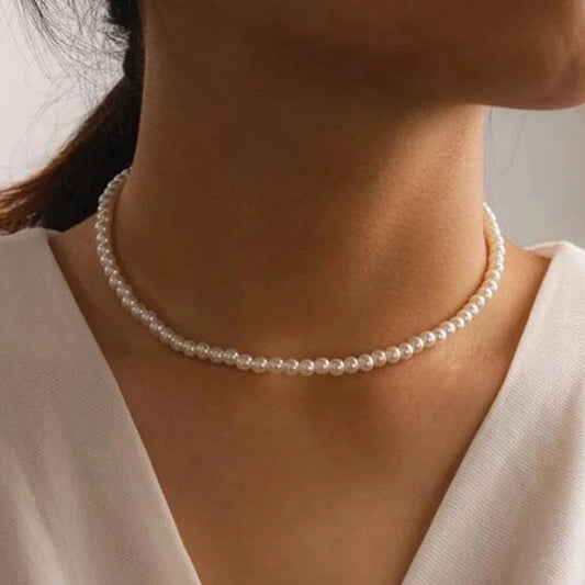Silver pearl necklace