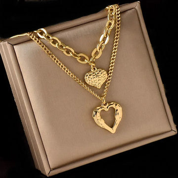 Stylish heart necklace