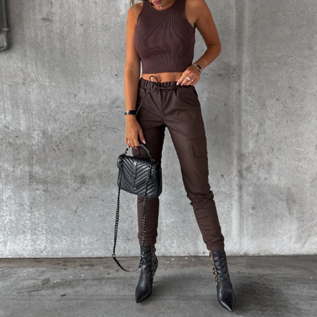 Slim high-waist cargo pants for women