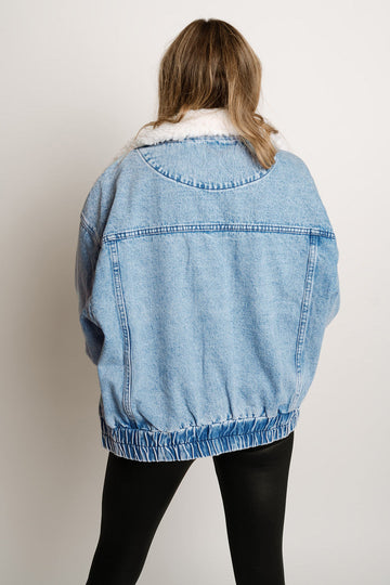 Women's loose denim jacket with fur collar and double pockets