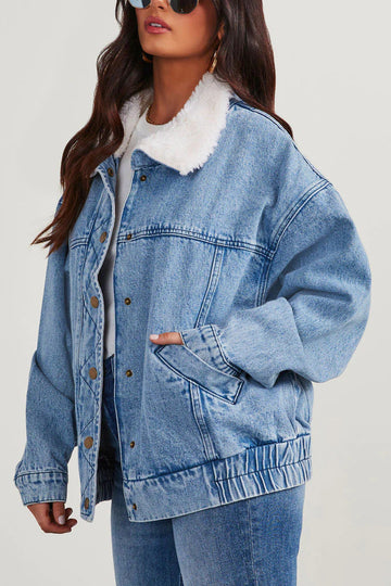 Women's loose denim jacket with fur collar and double pockets