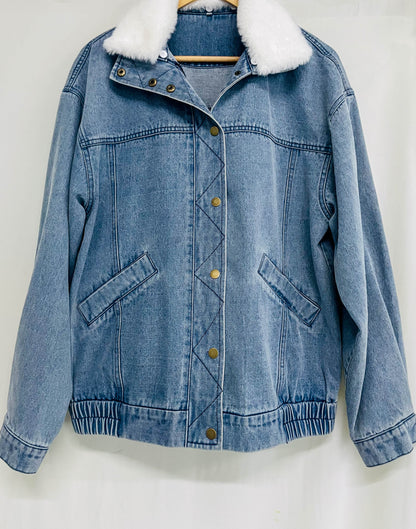 Women's loose denim jacket with fur collar and double pockets