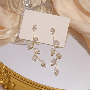 Elegant drop earrings