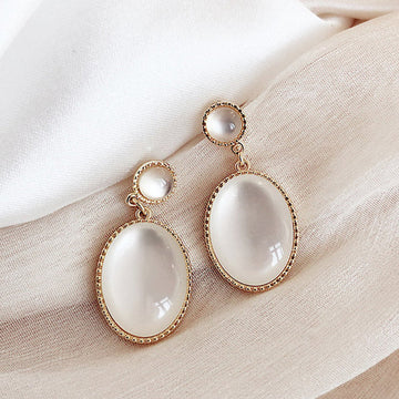 Elegant handcrafted moonstone earrings