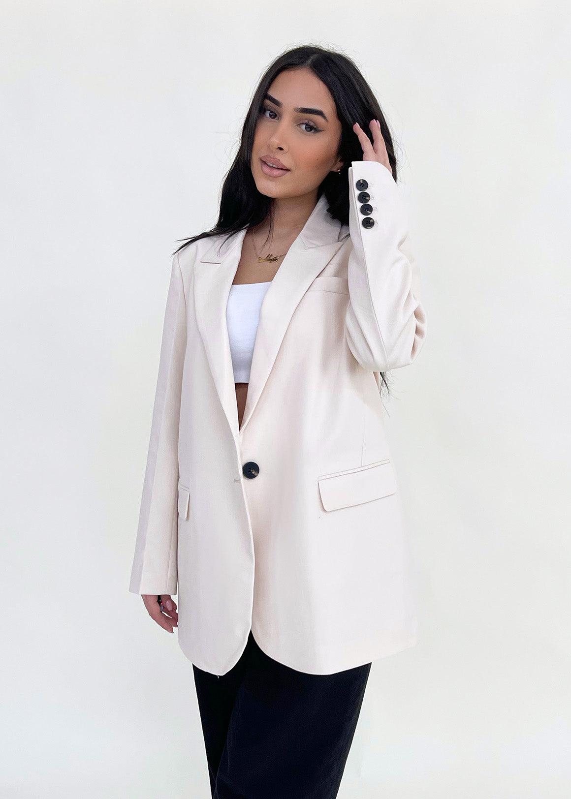 Women's sleek lapel one-button blazer