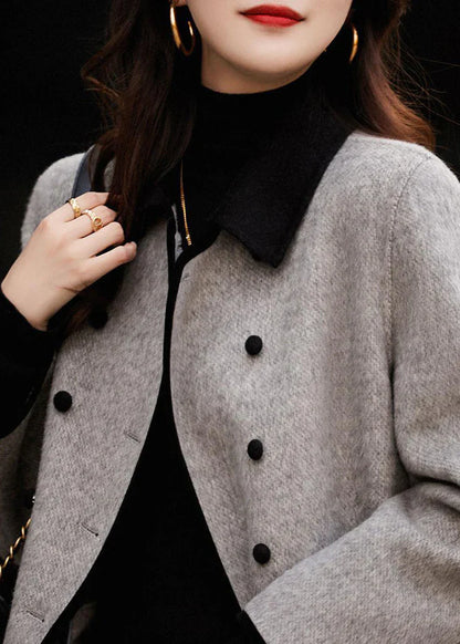 Women’s Wool Coat – Double-Breasted – Relaxed Fit – Mid-Thigh Length – Notched Collar