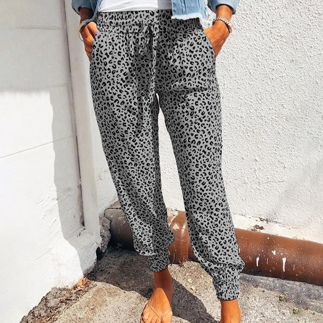 Raelynn - Trousers decorated with leopard print