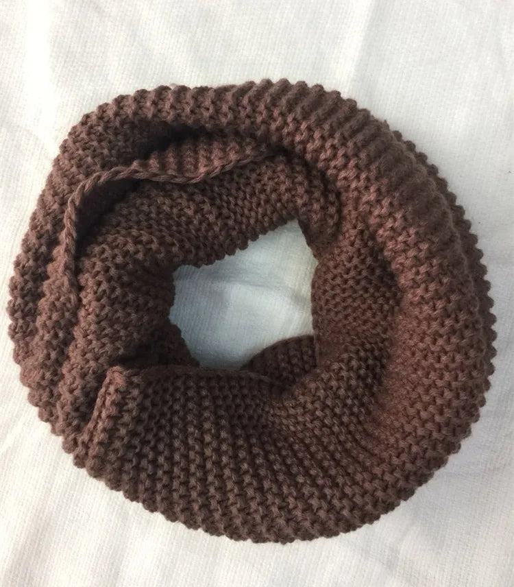 Women's elegant wool round scarf