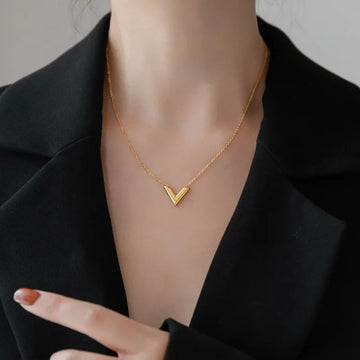 Vien - v-shaped collarbone necklace